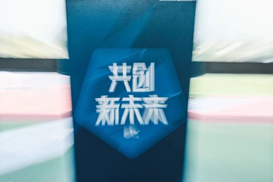 奥卡菲娜新片合作凯伦·吉兰 出演女杀手“谢丽” 2020-05-29 势头正劲的奥卡菲娜又有新作动态，据悉，她与《勇敢者游戏》中的女主角凯伦·吉兰合作，共同出演一部名为《谢丽》（Shelly）的影片。