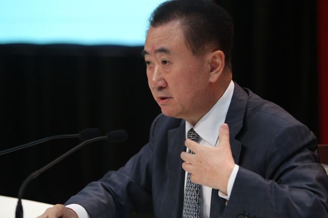 他逐渐发现，如今不少成功的院线电影反而借鉴了流媒体作品的优点，“这些都是我们创作者在摸索中感受到的。