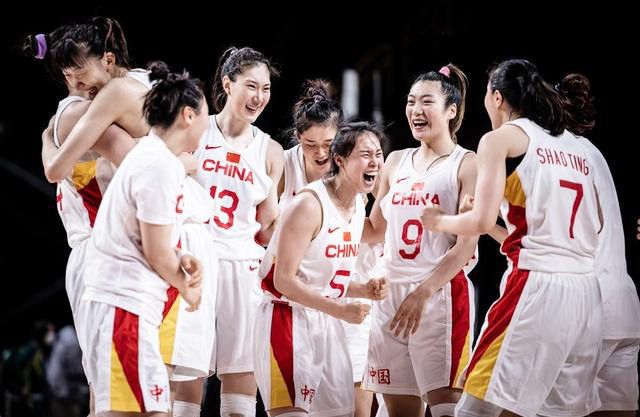 成龙现身伦敦出席会议 与威廉王子握手热络交谈 2014-02-14 伦敦当地时间2月12日，非法野生动物贸易会议召开。
